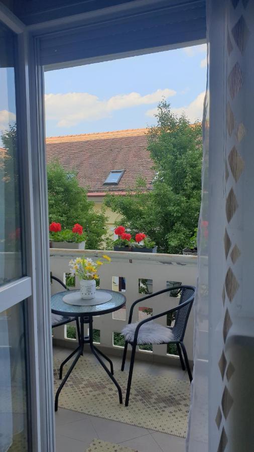 Anna Gyöngye Apartman Debrecen Exteriör bild